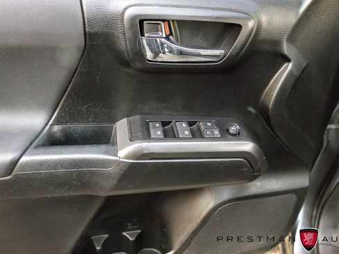 Used 2022 Toyota Tacoma TRD Off-Road AWD/4WD image 20