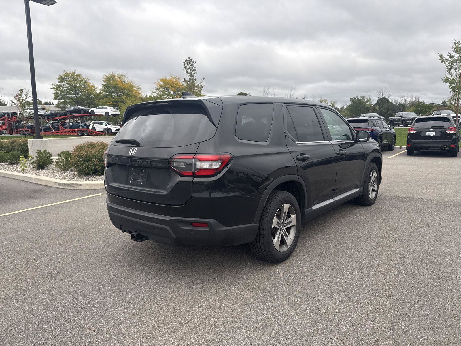 Used 2023 Honda Pilot EX-L image 4