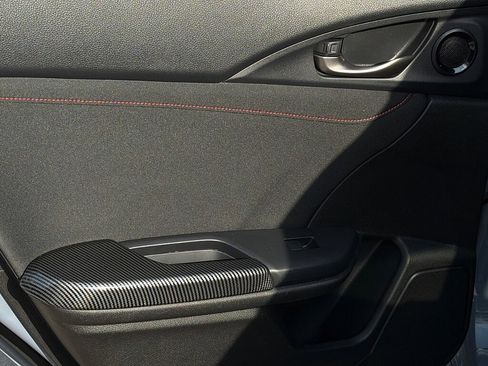 Used 2019 Honda Civic Type R image 9