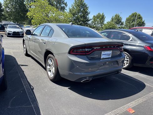 Used 2023 Dodge Charger SXT w/ Cold Weather Package RWD image 19
