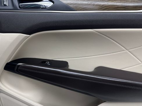 Used 2019 Lincoln MKC Reserve FWD image 45