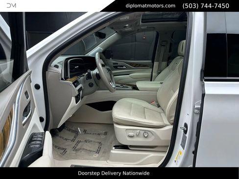 Used 2022 Cadillac Escalade ESV Sport Platinum w/ LPO, ONYX Package image 18