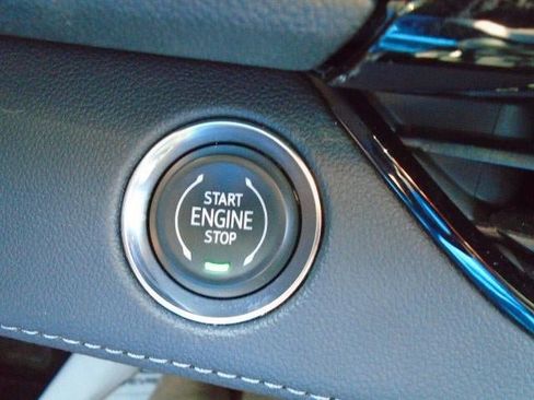 Used 2025 Buick Enclave Sport Touring AWD/4WD image 10
