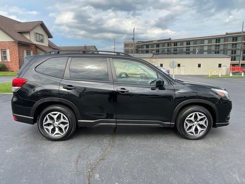 Used 2022 Subaru Forester Premium AWD/4WD image 8