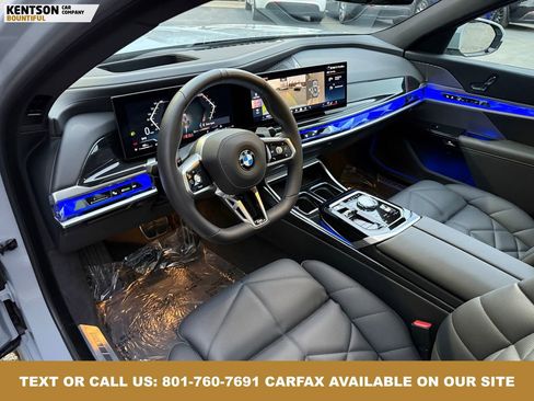 Used 2025 BMW 740i xDrive image 31