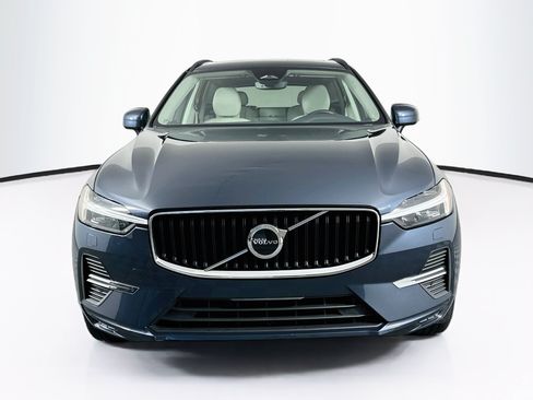 Used 2022 Volvo XC60 B5 Momentum AWD/4WD image 2