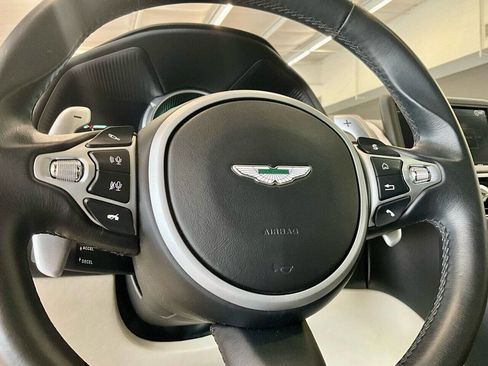Used 2018 Aston Martin DB11 V12 image 30