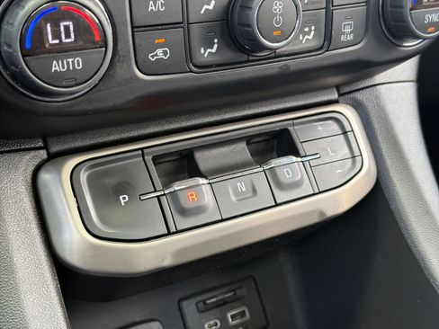 Used 2023 GMC Acadia Denali w/ Denali Ultimate Package AWD/4WD image 41