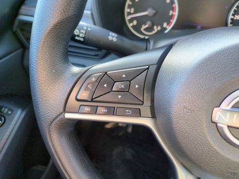 Used 2024 Nissan Altima 2.5 SV image 17