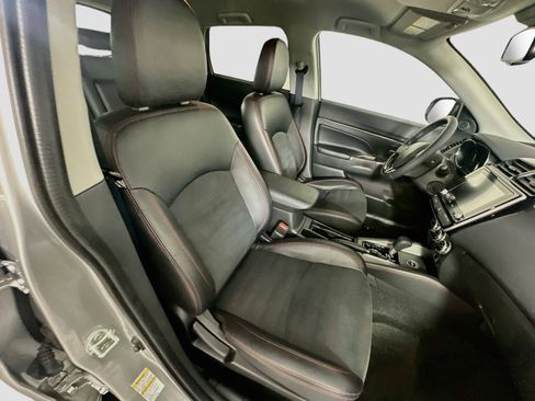 Used 2024 Mitsubishi Outlander Sport AWD image 29