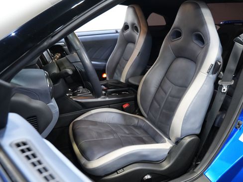 Used 2020 Nissan GT-R Premium AWD/4WD image 26