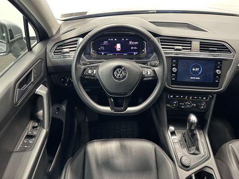Used 2020 Volkswagen Tiguan SEL AWD/4WD image 21