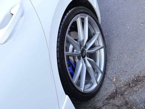 Certified 2024 Volkswagen Golf R image 44