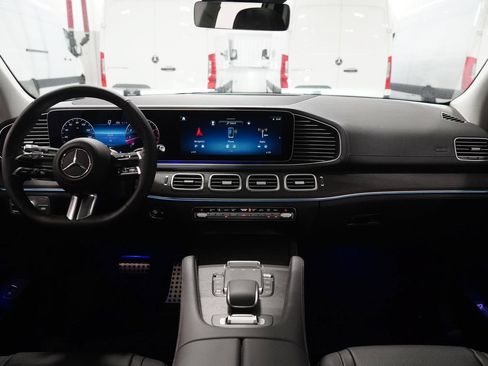 New 2026 Mercedes-Benz GLS 450 4MATIC image 18