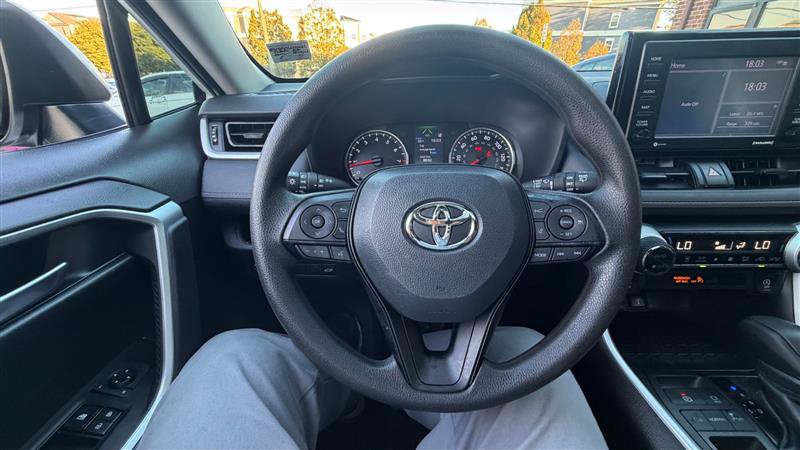 Used 2020 Toyota RAV4 XLE w/ Convenience Package FWD image 29