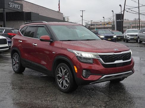 Used 2021 Kia Seltos SX image 2