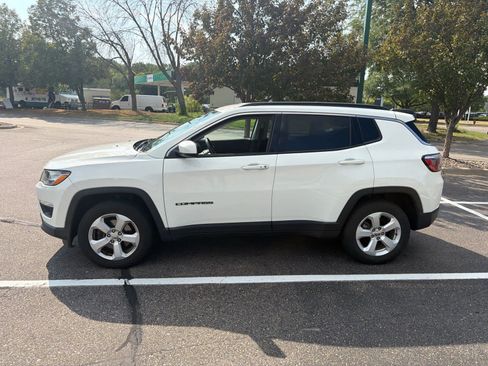 Used 2018 Jeep Compass Latitude w/ Popular Equipment Group AWD/4WD image 3