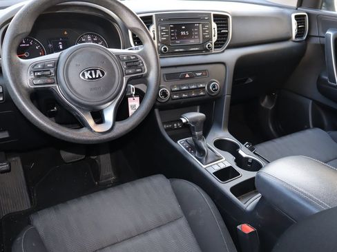 Used 2019 Kia Sportage LX FWD image 4