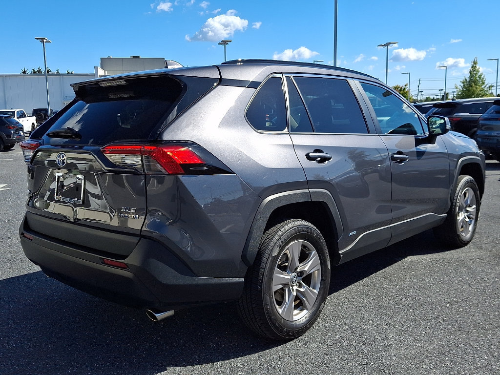 Used 2023 Toyota RAV4 XLE w/ Convenience Package AWD/4WD image 5