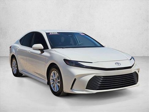 Used 2025 Toyota Camry LE FWD image 3