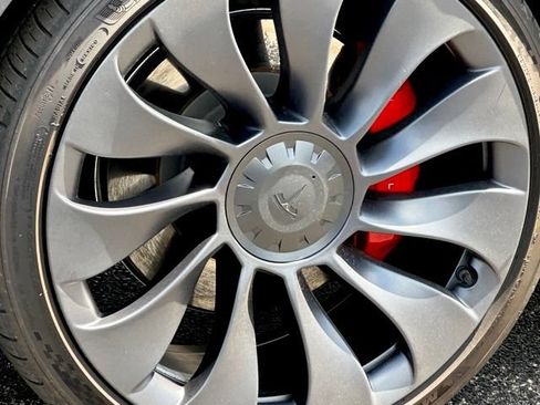 Used 2023 Tesla Model Y Performance AWD/4WD image 7