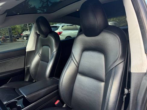 Used 2019 Tesla Model 3 RWD image 11