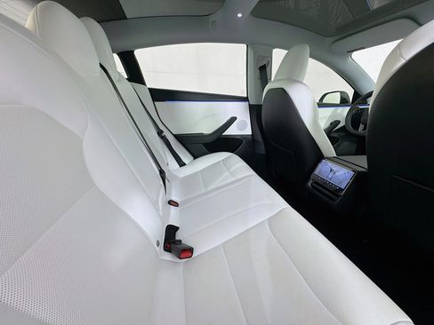 Used 2025 Tesla Model 3 Long Range image 24