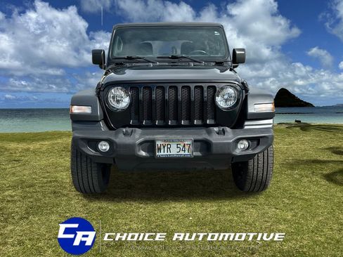 Used 2018 Jeep Wrangler Unlimited Sport image 11