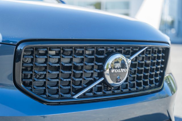 New 2026 Volvo XC40 B5 Ultra w/ Protection Package Premier AWD/4WD image 12
