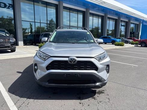 Used 2019 Toyota RAV4 XLE Premium AWD/4WD image 3
