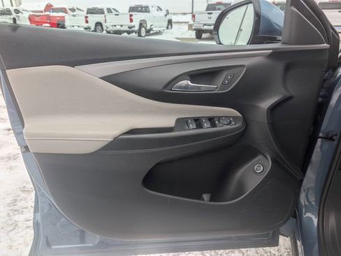 Certified 2025 Buick Envista Avenir image 7