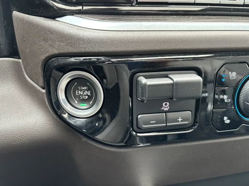 Used 2022 Chevrolet Silverado 1500 LTZ w/ LTZ Premium Package image 30