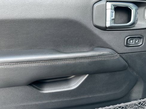 Used 2021 Jeep Wrangler Unlimited Rubicon image 11