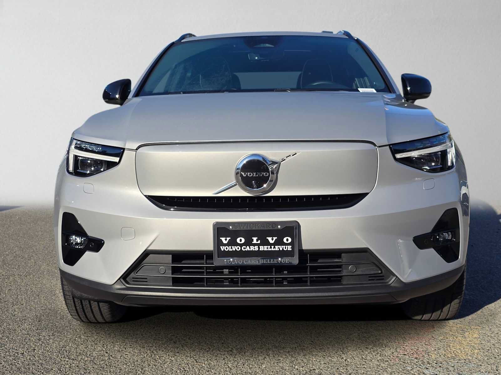 Used 2023 Volvo XC40 Recharge Ultimate AWD/4WD image 9