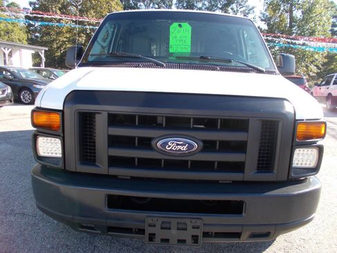 Used 2014 Ford E-250 and Econoline 250 w/ Power Group image 2