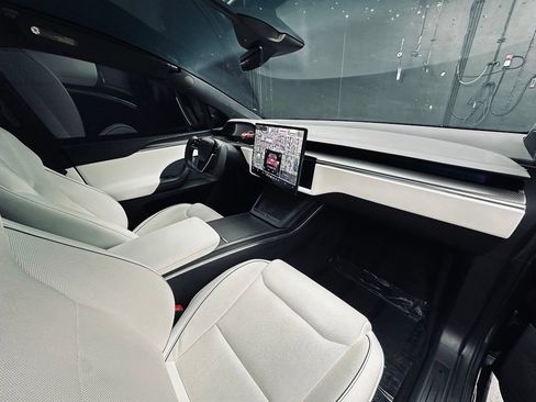 Used 2022 Tesla Model X Plaid AWD/4WD image 17