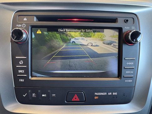 Used 2016 GMC Acadia SLE AWD/4WD image 18