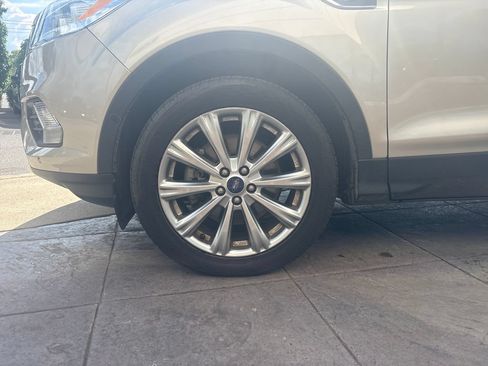 Used 2018 Ford Escape Titanium FWD image 12