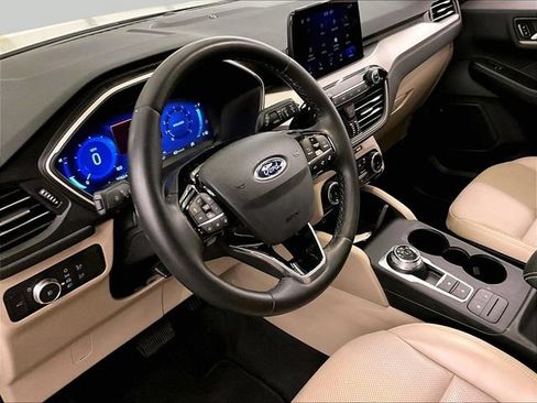 Used 2022 Ford Escape SEL w/ Technology Package AWD/4WD image 12