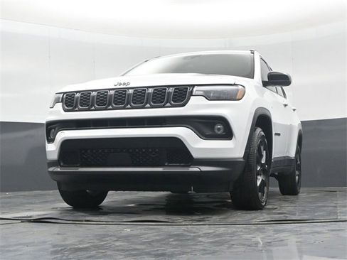 New 2026 Jeep Compass Latitude image 44