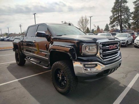 Used 2017 GMC Sierra 1500 SLT w/ SLT Preferred Package AWD/4WD image 7