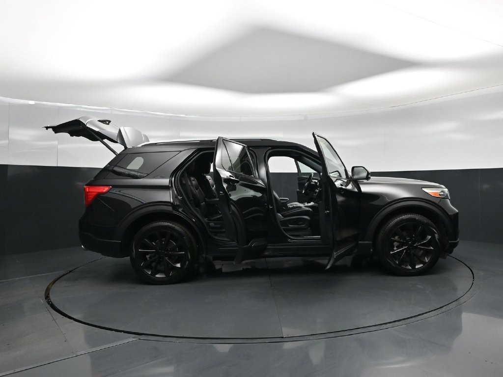 Used 2022 Ford Explorer Platinum w/ Equipment Group 601A AWD/4WD image 5
