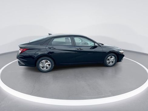 New 2026 Hyundai Elantra SE FWD image 9