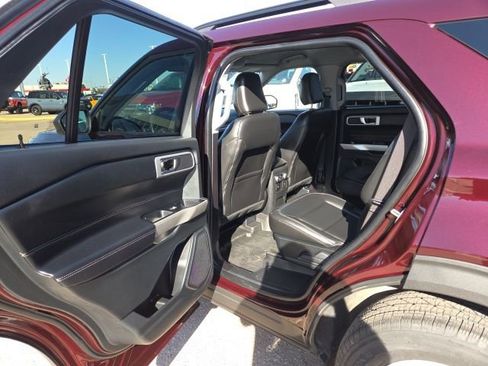 Certified 2022 Ford Explorer XLT w/ Equipment Group 202A image 36