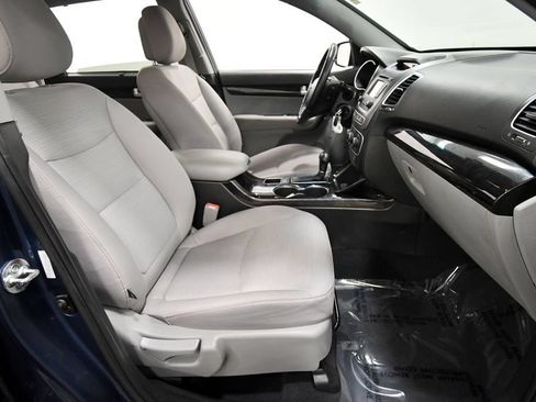 Used 2014 Kia Sorento LX FWD image 17