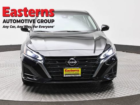 Used 2023 Nissan Altima 2.5 SV AWD/4WD image 2