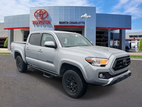 Used 2022 Toyota Tacoma SR5 image 3