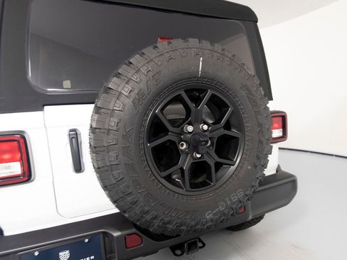 Used 2024 Jeep Wrangler S AWD/4WD image 44