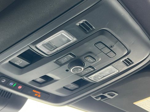 Used 2024 Chevrolet Suburban High Country w/ Premium Package 2 image 25