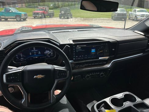 Used 2025 Chevrolet Silverado 2500 LT w/ All Star Edition AWD/4WD image 9